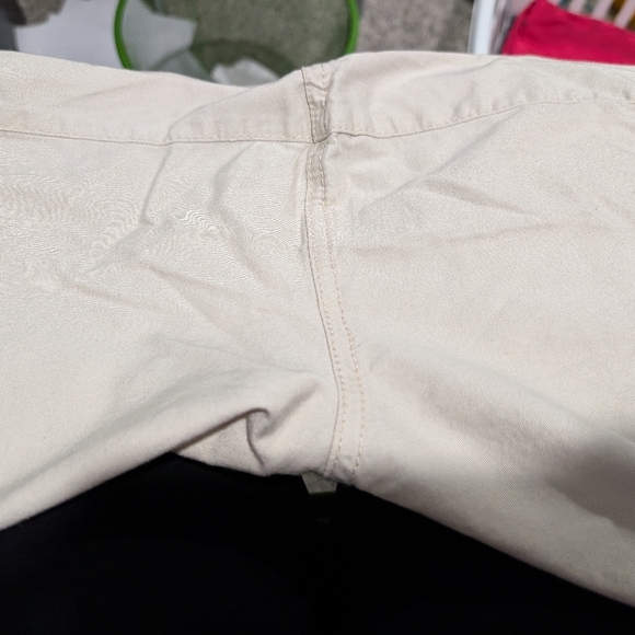 Lane Bryant Light Khaki Tan Shorts in Size 18 - Picture 11 of 11
